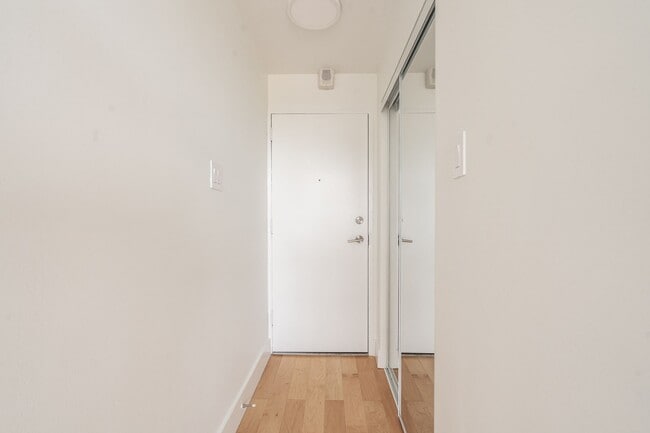 Photo du bâtiment - 730 St Clarens Ave