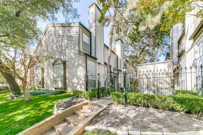 Photo - 2815 Welborn St Apartment