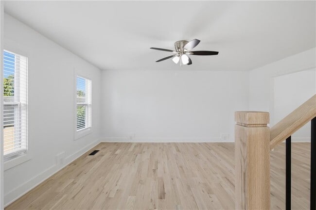 Building Photo - 230 Pinebridge Ct