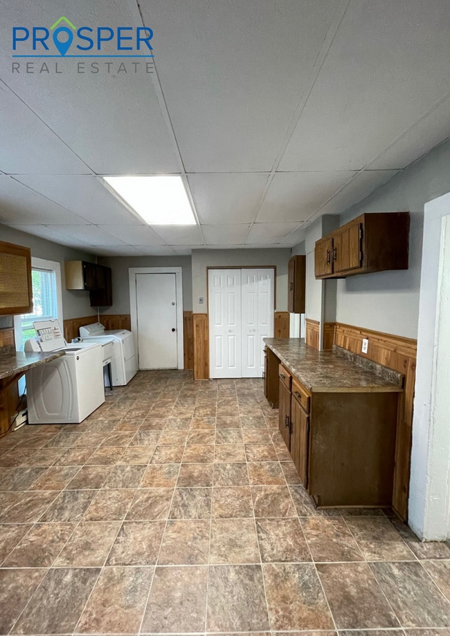 Building Photo - OX912X