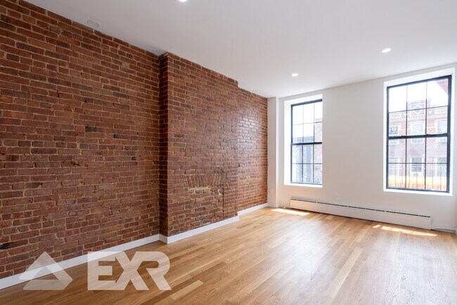 Building Photo - 909 Dekalb Ave