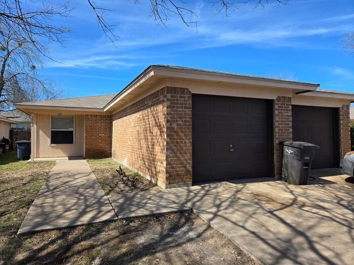 Foto principal - 3702 Hulen Park Cir