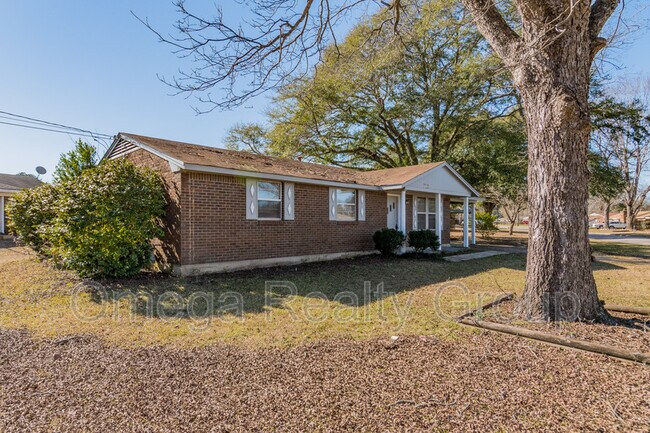 Building Photo - 713 Mimosa Rd