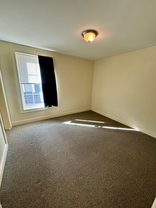 Building Photo - 163 Atwells Ave