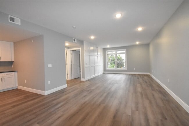 Building Photo - 4201 Bergen Turnpike