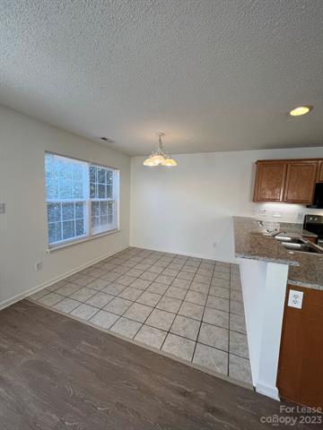 Foto del edificio - 153 Springwood Ln