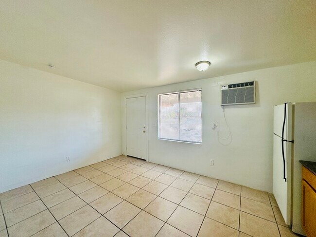 Foto del edificio - 1 Bedroom with Vaulted Ceilings, Walk In C...