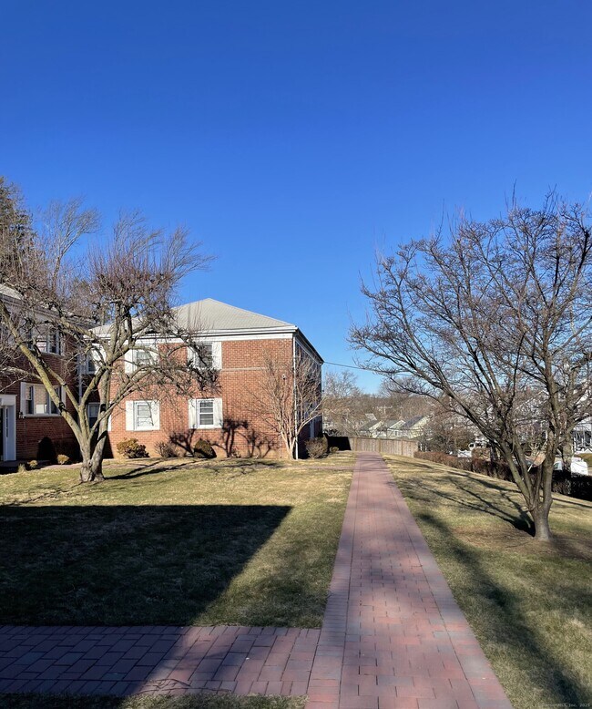 Foto del edificio - 264 Glenbrook Rd