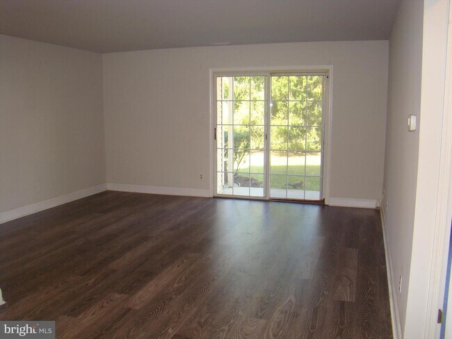Foto del edificio - 1703A Ralston Dr