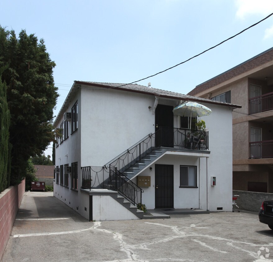 Primary Photo - 1128 Irving Ave