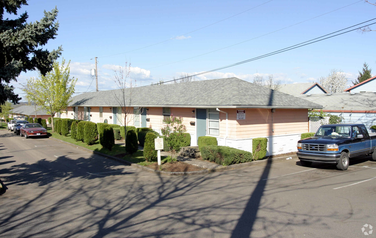 Building Photo - Maywood Court Apartments