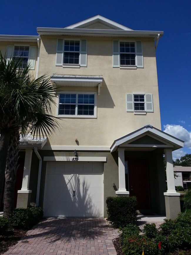 400 Meres Blvd, Tarpon Springs, FL 34689 Townhome Rentals in Tarpon Springs FL