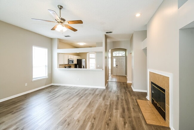 Building Photo - 3949 Leatherwood Dr