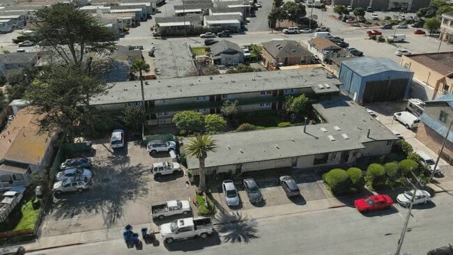  - 1132-1136 Phoenix Ave