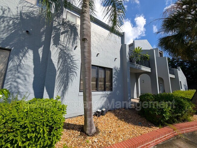 Foto del edificio - 6306 Grand Bahama Cir