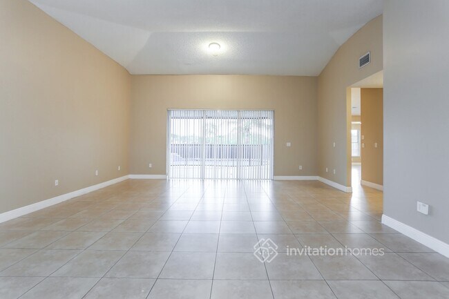 Foto del edificio - 16035 SW 109th St