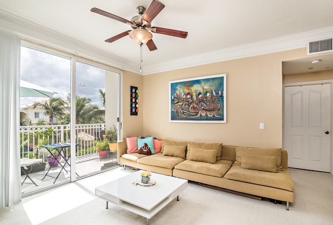 Building Photo - 4302 Myrtlewood Cir E