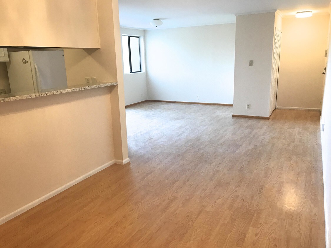 Primary Photo - 1 Appian Way