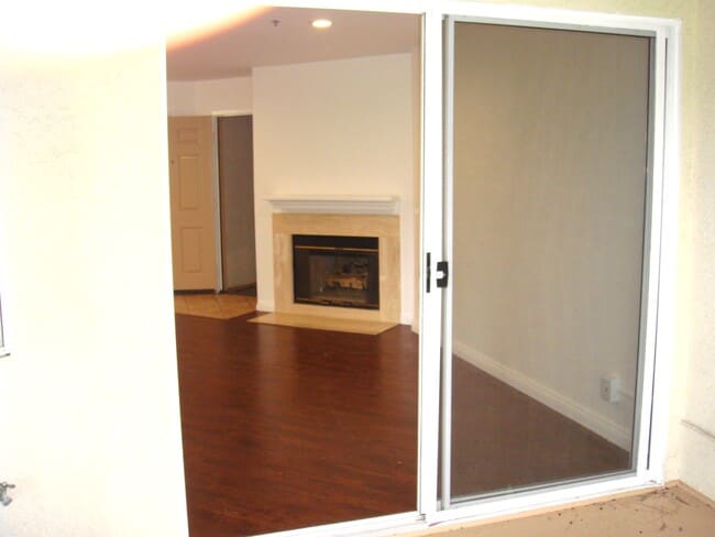 L/R - 5837 Oak Bend Ln