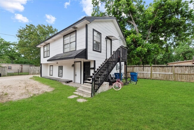 Building Photo - 2206 Avenue M
