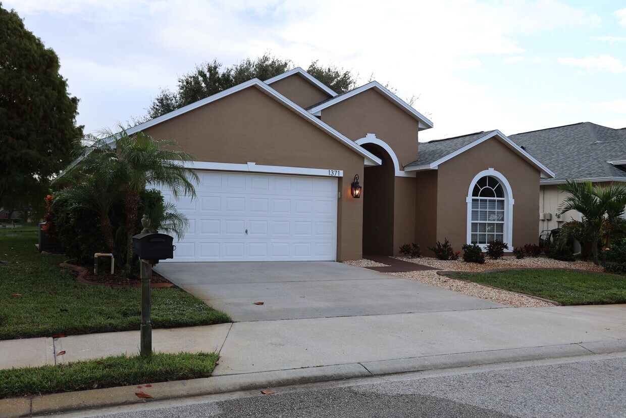 1371 Wekiva Dr, Melbourne, FL 32940 House Rental in Melbourne, FL