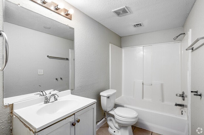 Building Photo - 405 Tinker Diagonal St