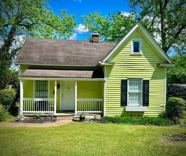 2525.5 Napier - Cottage / Carriage House Rental - 2525 Napier Avenue