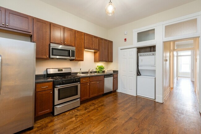 Foto del edificio - 2445 W Harrison St