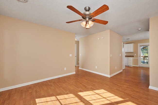 Building Photo - Coming Soon: 2BR, 1BA condo (do not apply ...