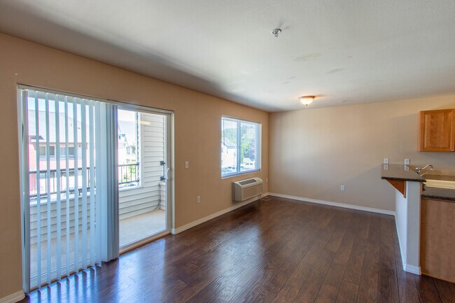 dining area with sliding door to balcony - 310 N Promenade Loop