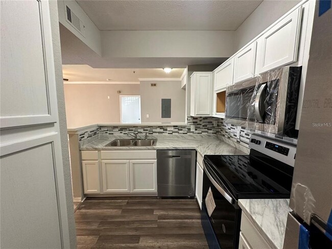 Building Photo - 3724 Castle Pines Ln
