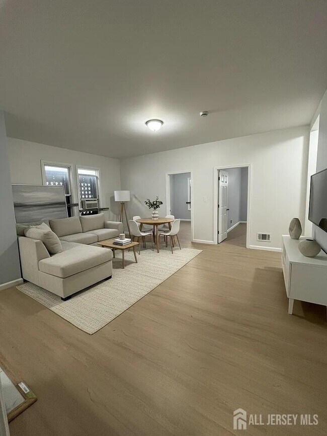 Building Photo - 417-419-419 S 14th St