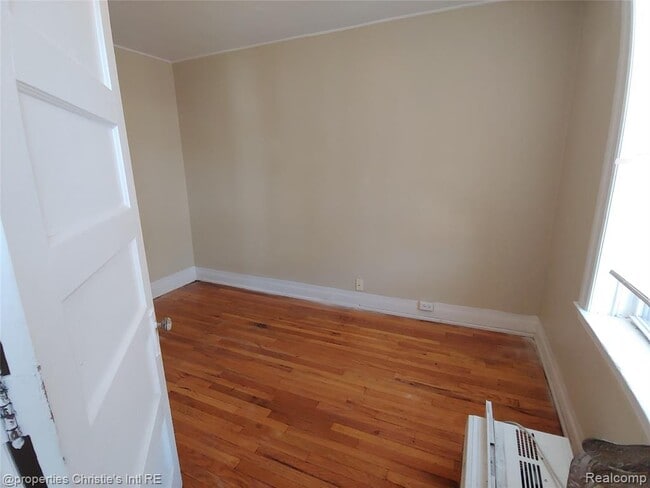 Foto del edificio - 1535 W Canfield St