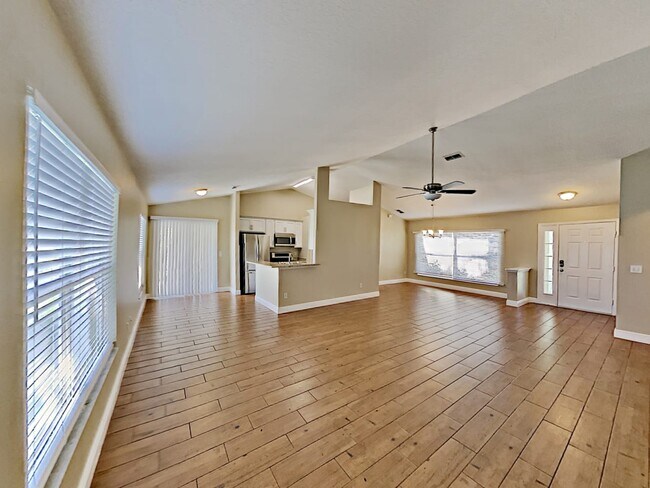 Building Photo - 330 Trade Wind Dr