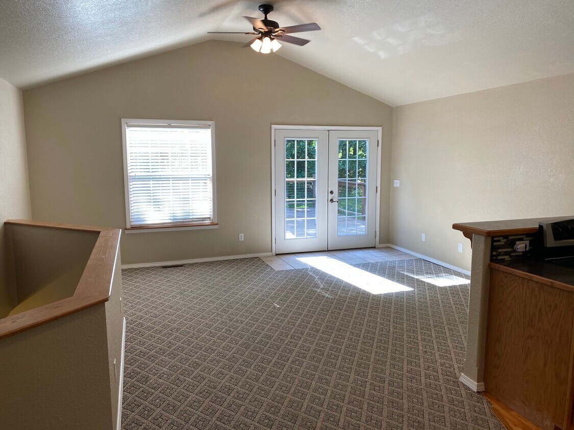 10856 Oakley Ln, Neosho, MO 64850 House Rental in Neosho, MO