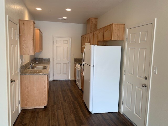 Building Photo - 3113 Park Meadows Dr