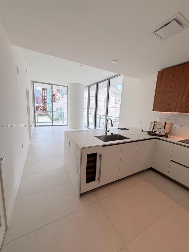 Building Photo - 1400 Biscayne Blvd