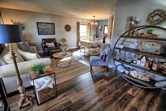 Foto del edificio - 12049 W Grange Ave