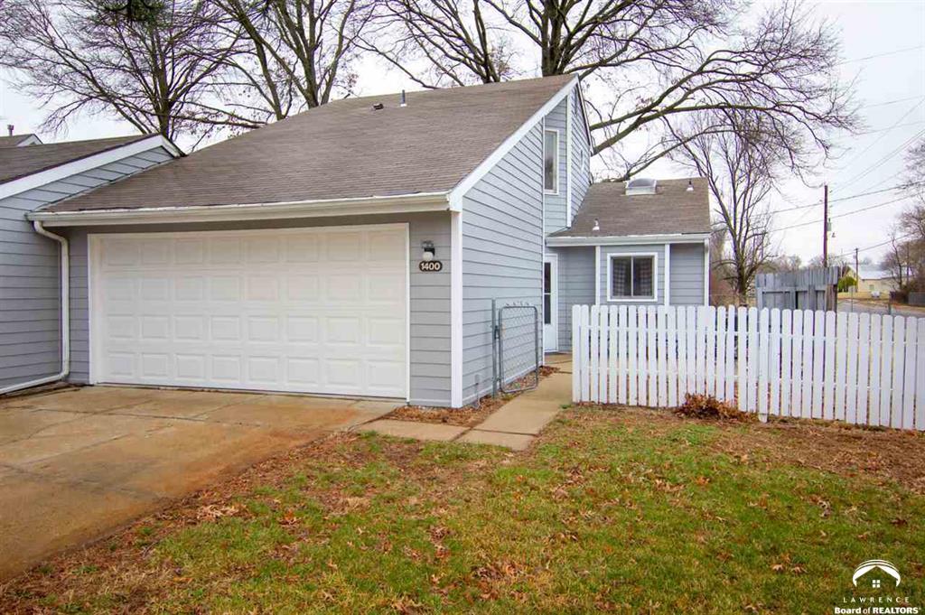 Outside View - 1400 Pin Oak Dr