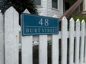Building Photo - 48 Burt St