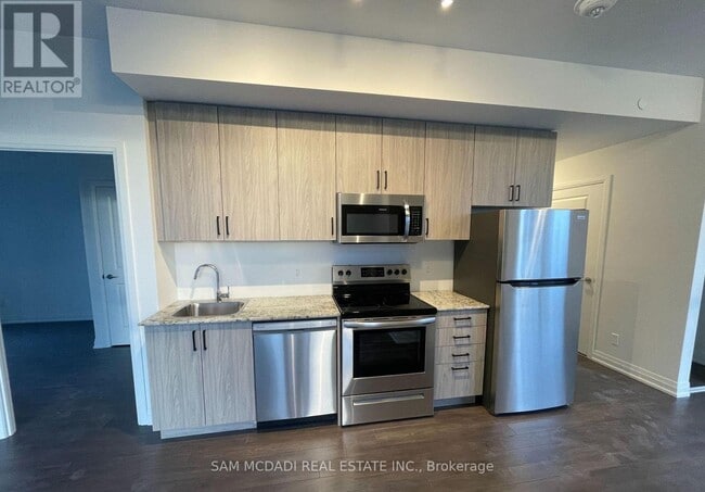 Building Photo - 10 Meadowglen Pl