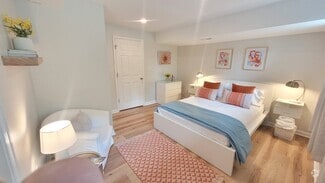 Fresh, bright bedroom with quality mattress - 122 Phillips Cir