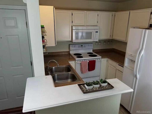 Foto del edificio - 7881 Allison St