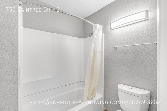 Building Photo - Newly remodeled modern Studio + 1 Bath + P...