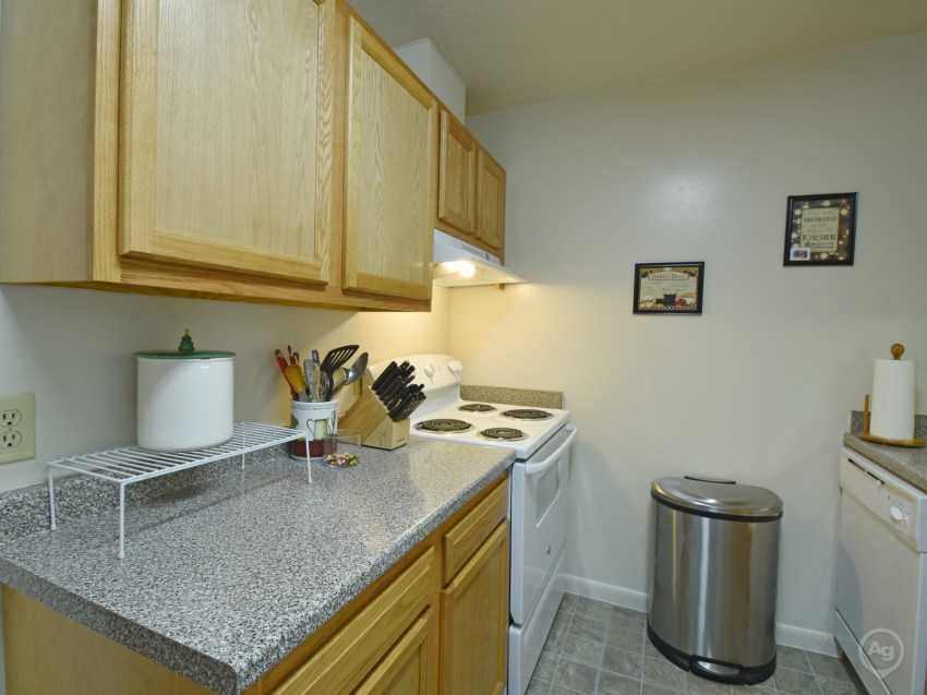 Brook Hollow Rentals in New Haven at 430 Eastern St New Haven, CT