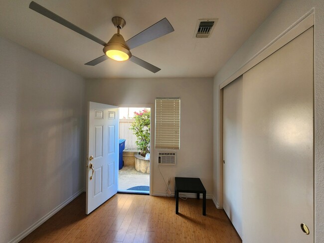 Foto del edificio - 1524 Carmel Ave