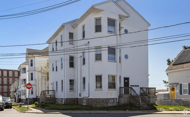 Building Photo - 1037 Cove Rd
