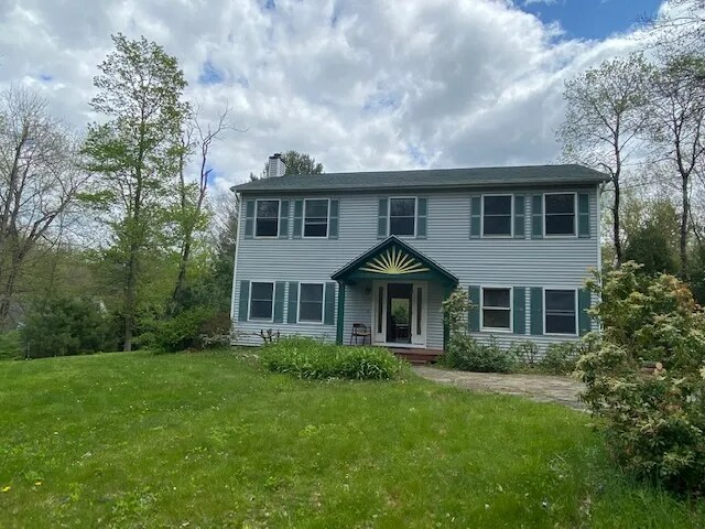 Foto principal - 287 Shutesbury Rd