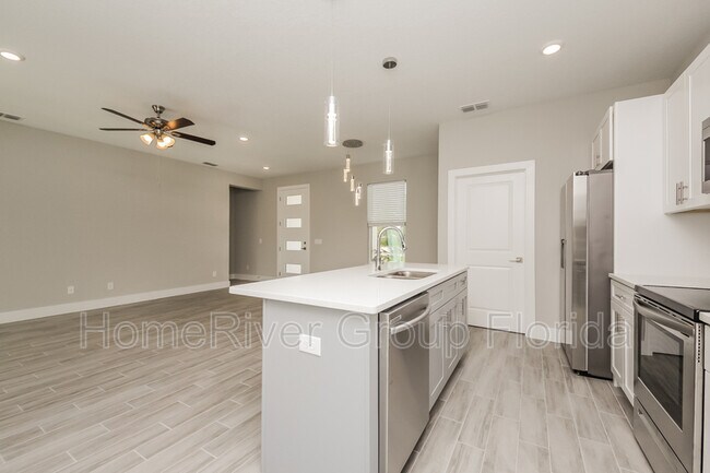 Building Photo - 363 Elderberry Ct