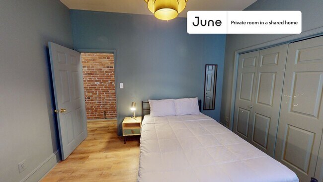 Building Photo - Room in Shared 5 bed/2 bath home in Columbia Heights